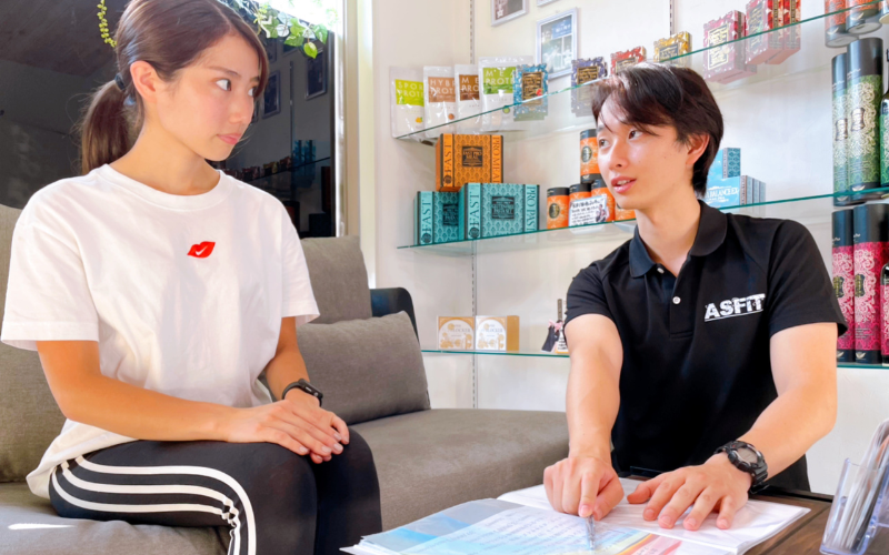 目標に合った運動プランを提案している様子